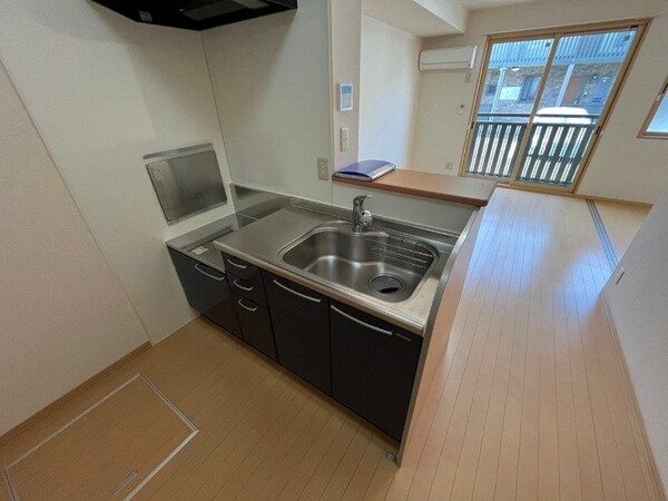 キッチン(別部屋同型タイプです。)