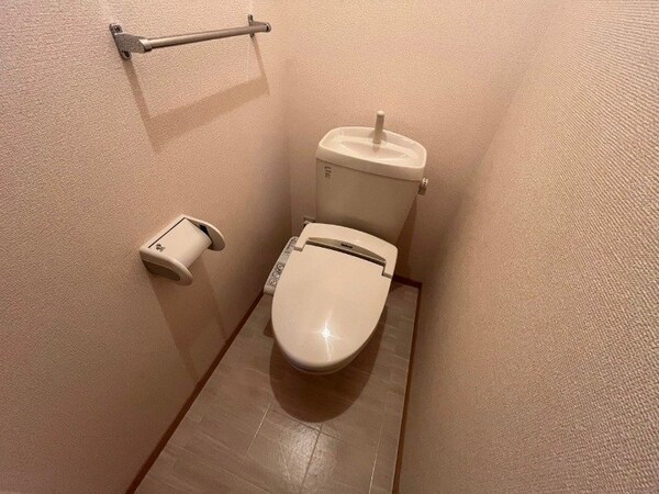 トイレ(別部屋同型タイプです。)