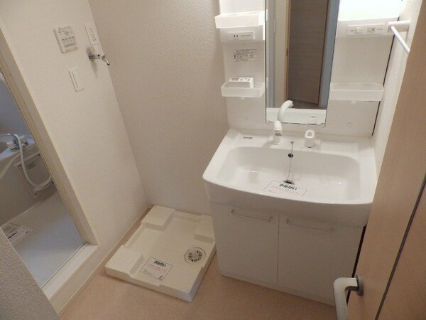 洗面所(別部屋反転参考写真)