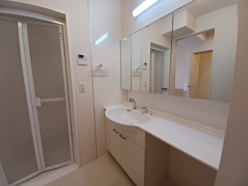 物件内観写真11　(同型反転参考写真)