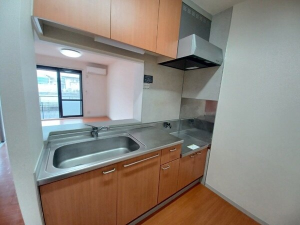 キッチン(同型参考写真)