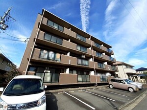 ファミール西浜田 南館外観写真