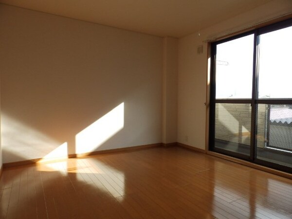 居室・リビング(同タイプの部屋写真です。)