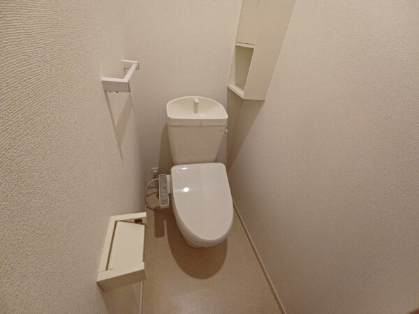 トイレ(同型参考写真)