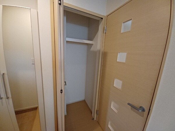 収納(同型参考写真)