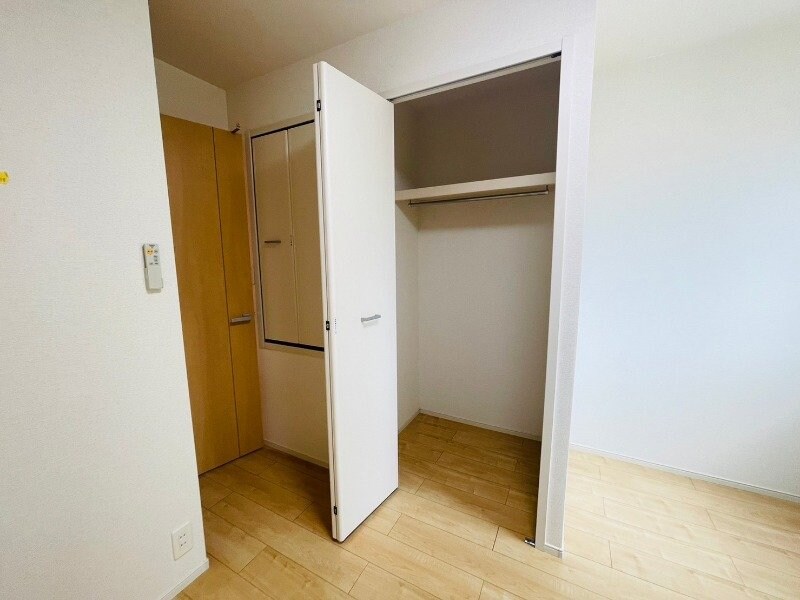 物件内観写真17　(別部屋同型反転タイプ写真です。)