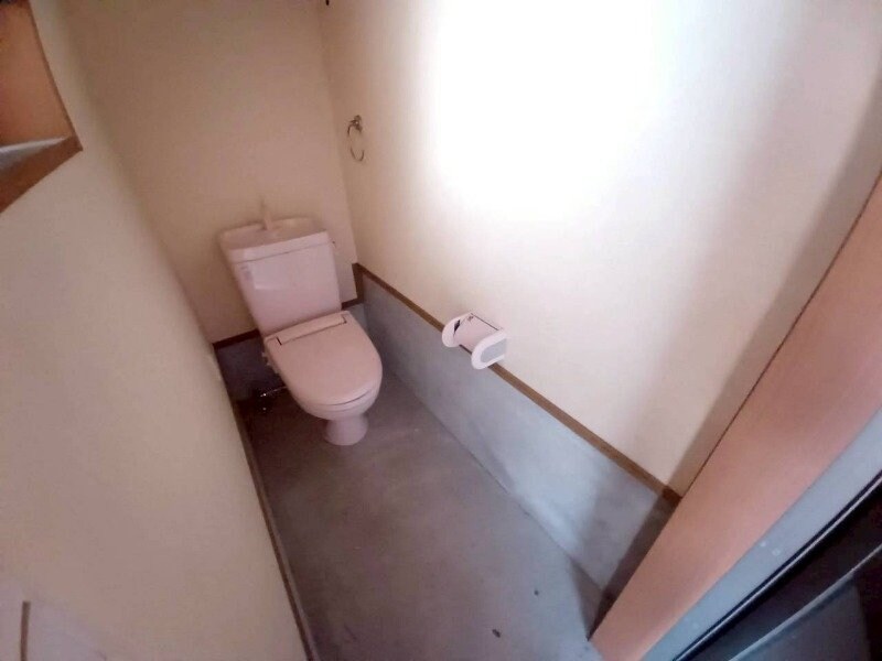 物件内観写真21　(外の物置側)