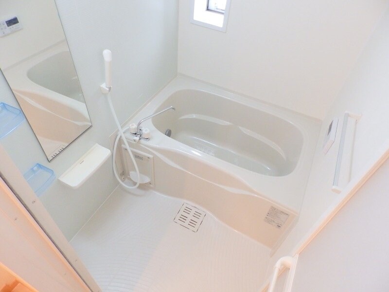 物件内観写真8　(同物件反転タイプの画像です)