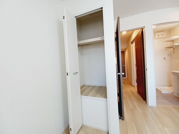 収納(同型参考写真です。)