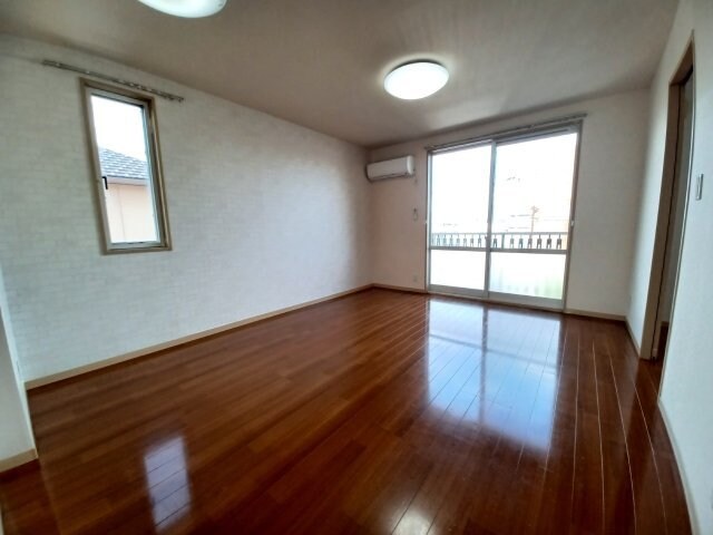 物件内観写真6　(別棟同タイプ参照)