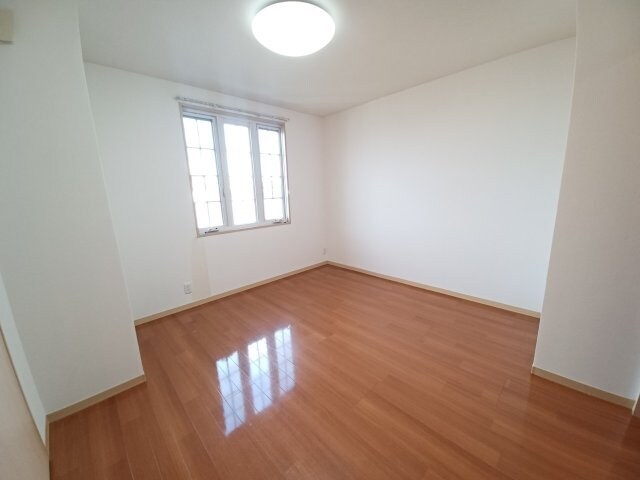 物件内観写真18　(別棟同タイプ参照)