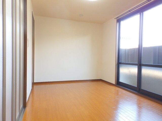 物件内観写真5　(居室・リビング)