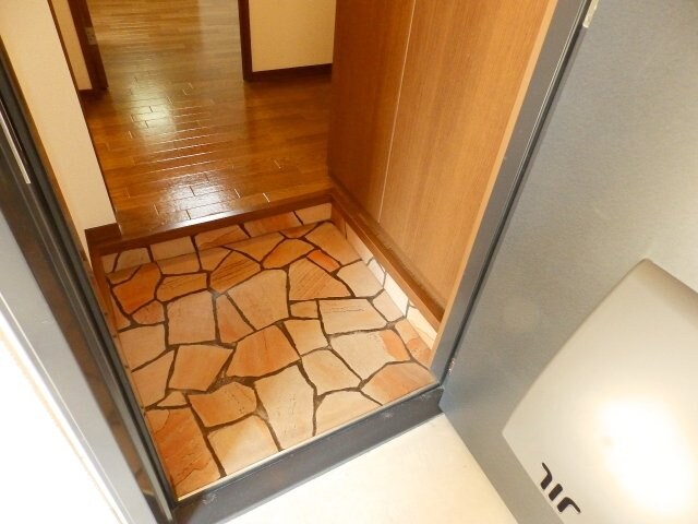 物件内観写真13　(玄関)