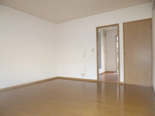 居室・リビング(※同型別部屋の写真です)