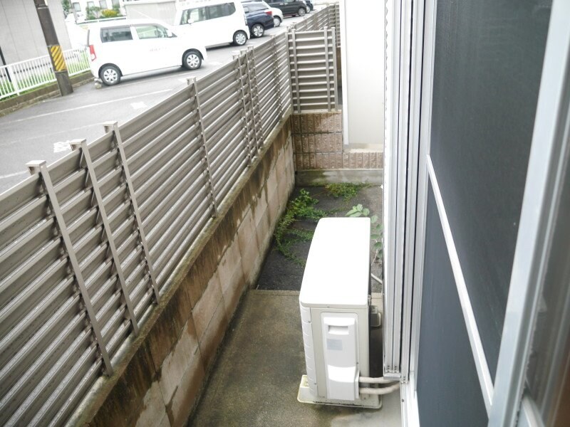 物件内観写真12　(バルコニー同型タイプの写真です)