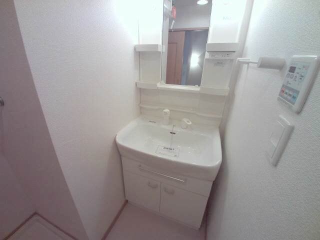 物件内観写真10　(洗面所)