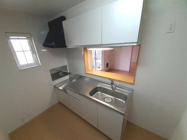 キッチン(同物件反転タイプの画像です)