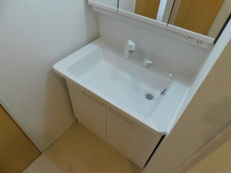 物件内観写真20　(同型参考写真です。)