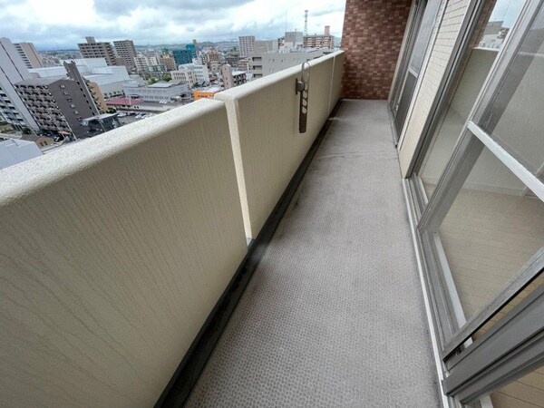 バルコニー(同型参考写真)