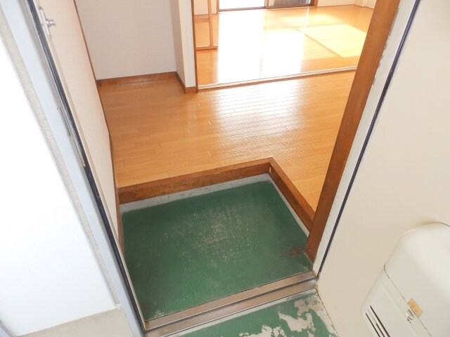 物件内観写真11　(玄関)