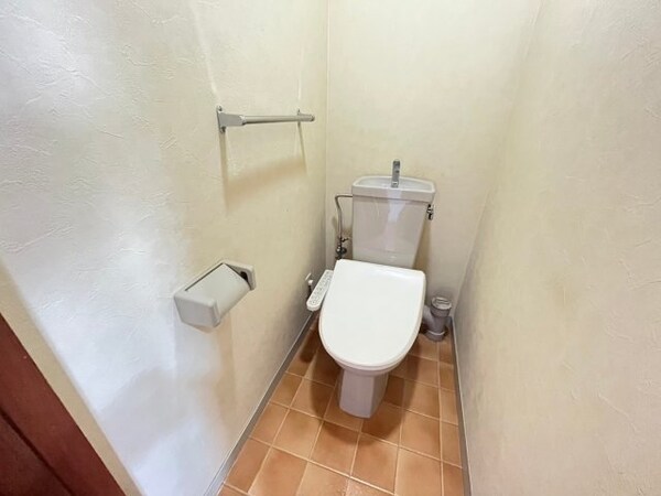 トイレ(同タイプのお部屋の参考写真です。)