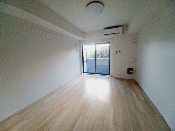居室・リビング(同物件別部屋参考写真)