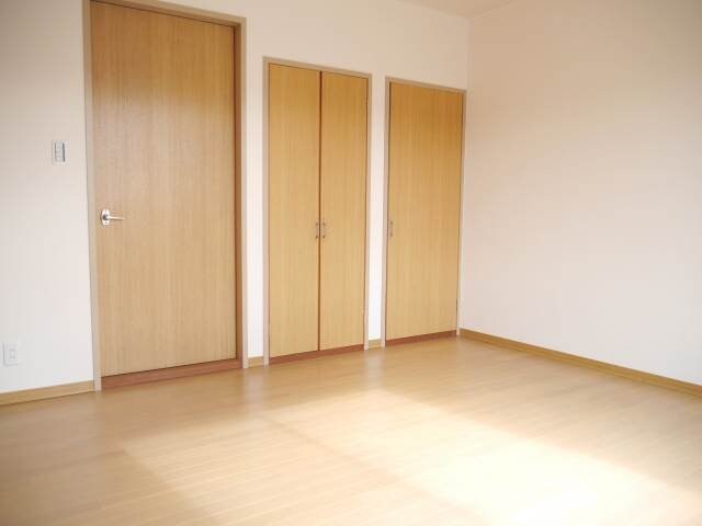 物件内観写真6　(居室・リビング別部屋の写真です)