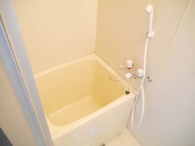 物件内観写真8　(バス別部屋の写真です)