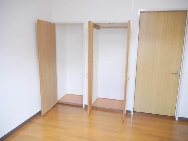 物件内観写真11　(収納別部屋の写真です)