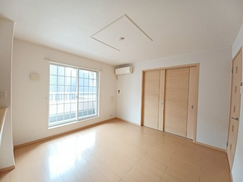 物件内観写真7　(別部屋反転参考写真です。)