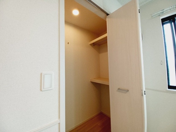 収納(同型参考写真)