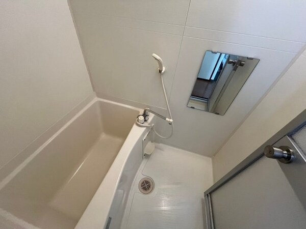 バス／シャワールーム等(同型参考写真)