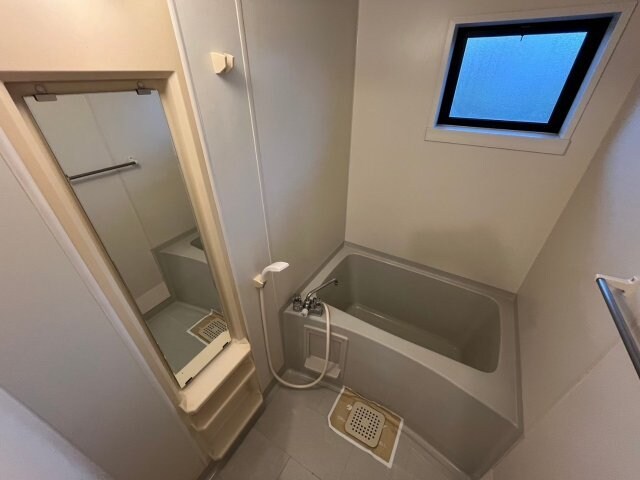 物件内観写真15　(別部屋同型写真です。)