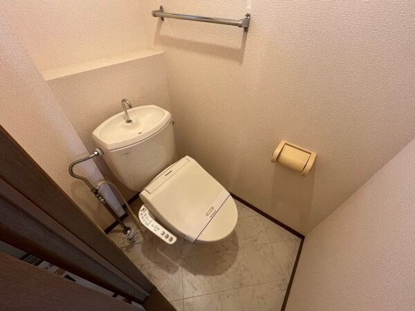 トイレ(別部屋同型写真です。)