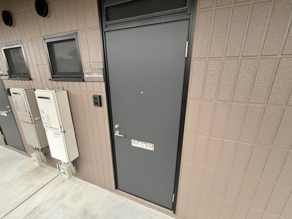 その他(別部屋同型写真です。)