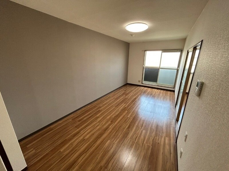 物件内観写真7　(居室・リビング)