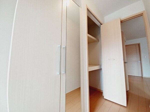 収納(同型参考写真)