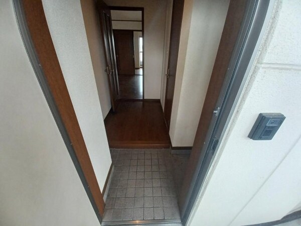 玄関(別部屋画像参考)