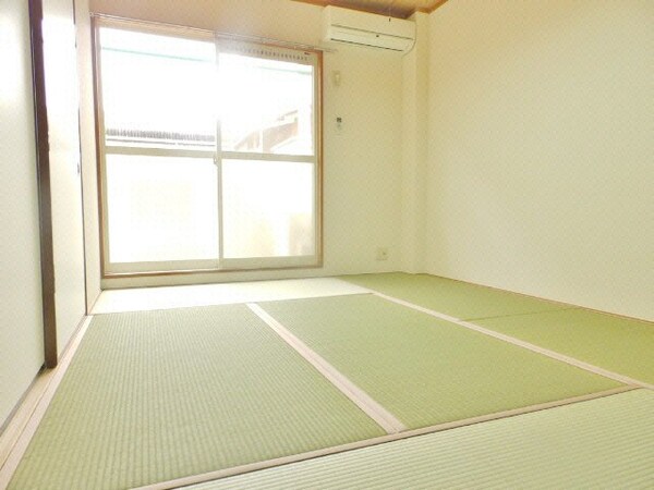 居室・リビング(同物件別部屋写真)