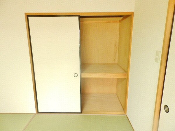 収納(同物件別部屋写真)