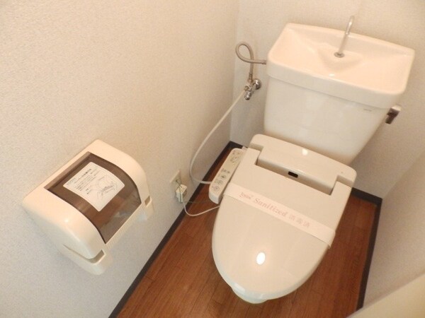トイレ(別部屋同型写真です)