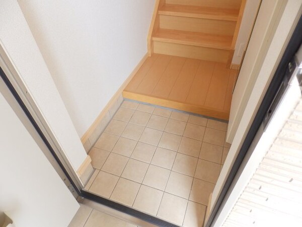 玄関(同型タイプのものです)