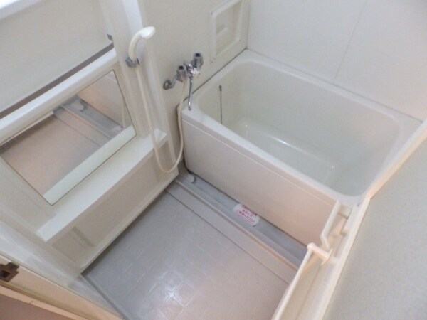 バス／シャワールーム等(別部屋反転写真です)
