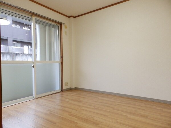 その他(別部屋反転写真です)