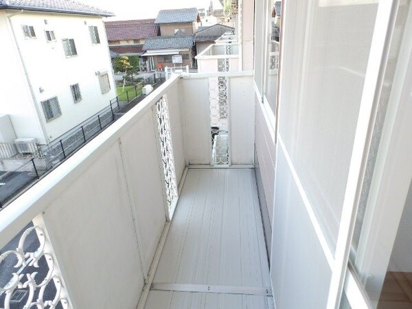バルコニー(同物件別部屋)