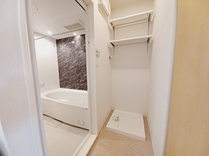 物件内観写真9　(同タイプの部屋写真です。)