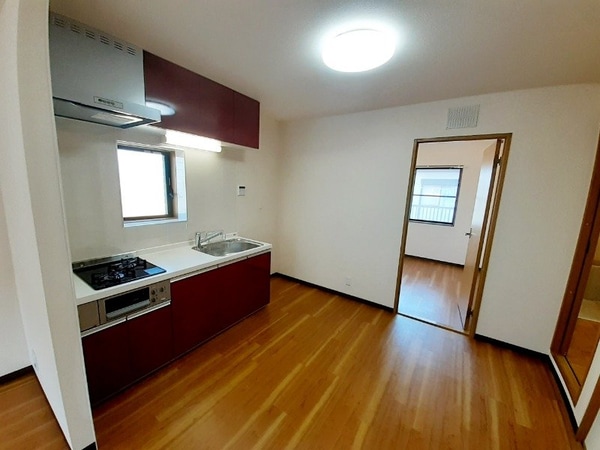 キッチン(同建物の別部屋反転写真です)