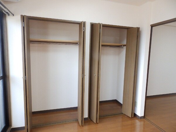 収納(同建物の別部屋写真です)