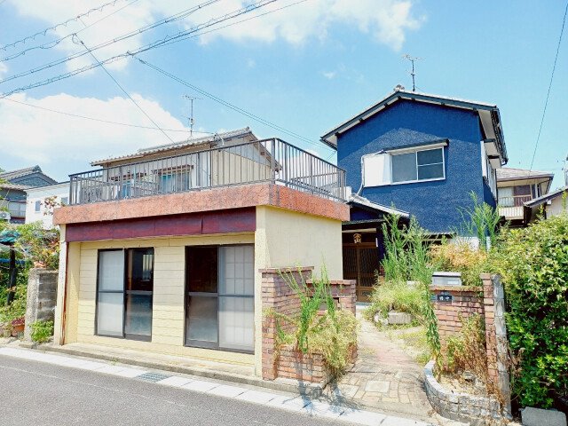岸本様離れ付貸家