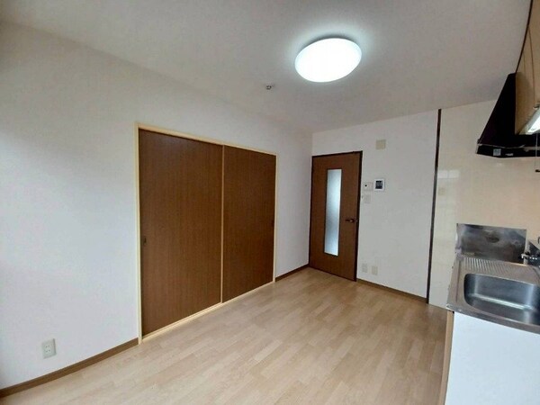 キッチン(同型参考写真)